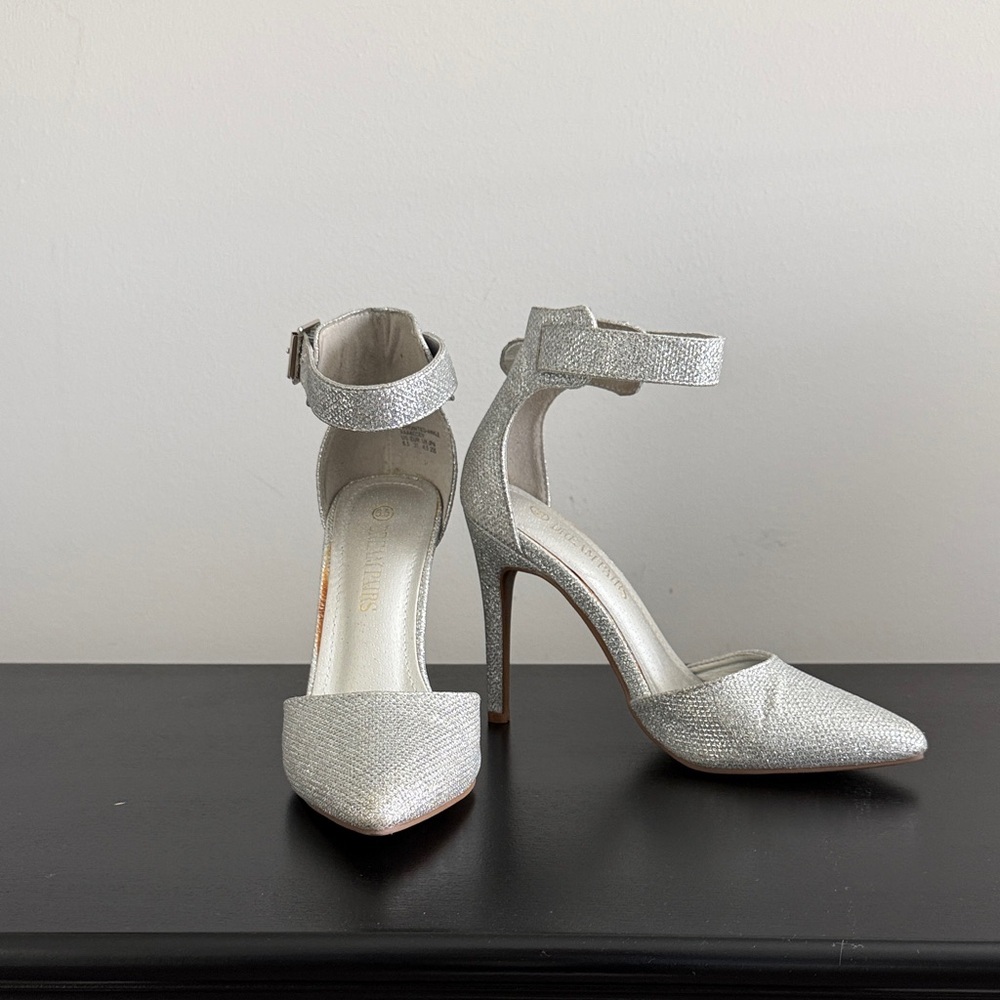 Dream Pairs Glittering Silver Heels‎ Sz 6.5